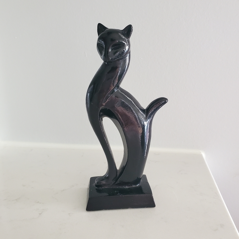 🖤 Black Cat figure